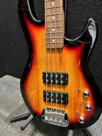 G&L TRIBUTE L-2000 BASS 2